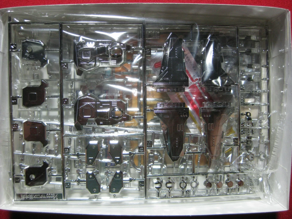 Macross SDF1 Storm Attacker-Construction 1/8000 Bandai Figure Model Kit Robotech - Image 2 of 4