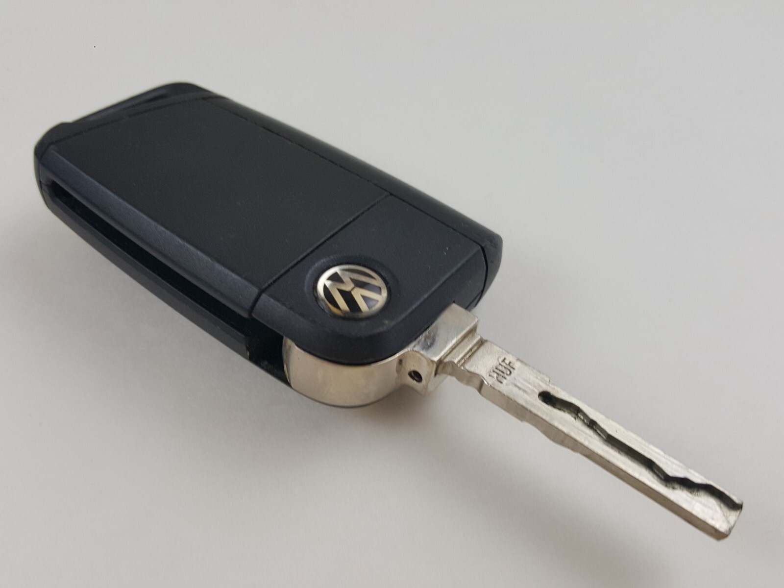 FOR PARTS ONLY ORIGINAL VOLKSWAGEN VW 15-21 OEM FLIP KEY LESS ENTRY REMOTE FOB