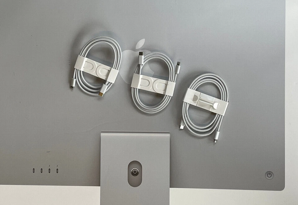 Genuine Apple Woven charge cable Lightning to USB-C NEW. silver - Image 2 of 4