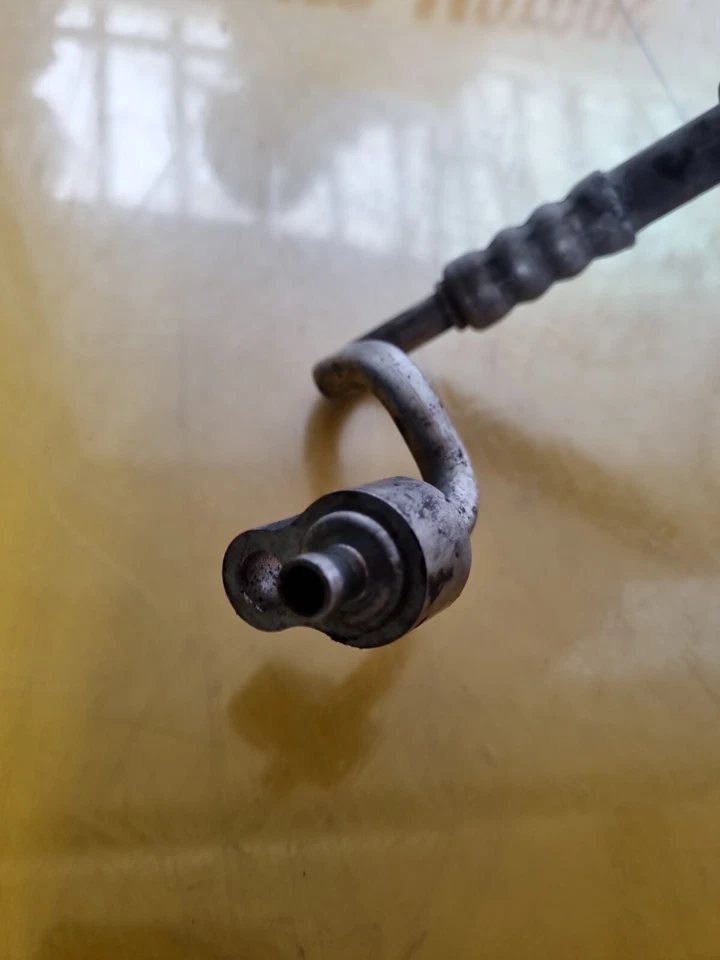 Manguera compresor aire acondicionado Ford fiesta MK7 1.25 gasolina SNJA SNJB 09-12 R96 Foto 3 de 4