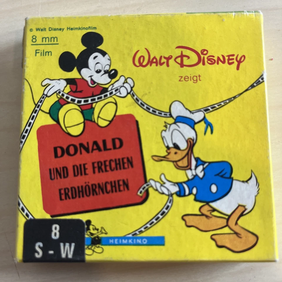 Donald als Küchenchef    8mm Film,  meter,s/w.  in Papphülle