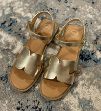Wonder Nation Girls Gold Ankle Strap Buckle Flat Sandals US 4/Kids