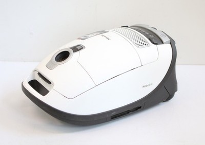 Miele S8360 Staubsauger Grundgerät Typ: HS15 / 890 W / Farbe: weiß