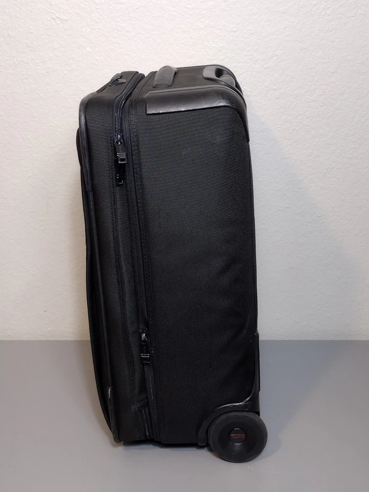 Tumi ALPHA 2 Expandable 2 Wheeled Carry-On 220211D2U Rolling Luggage Bag - Image 4 of 4