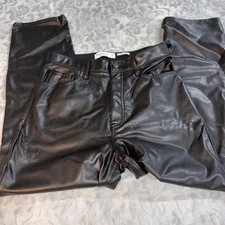 🥂NYE Party Abercrombie Vegan Leather Pant Size 28/6 90s City Hot Fashion