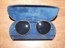 Clip-On Sunglasses Metal Frame in Hard Case Vintage / Antique Round