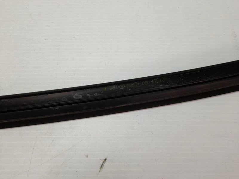 2005 BMW 330xi 330i 325xi 325i E46 Sedan Rear Left Door Window Guide OEM - Image 4 of 4