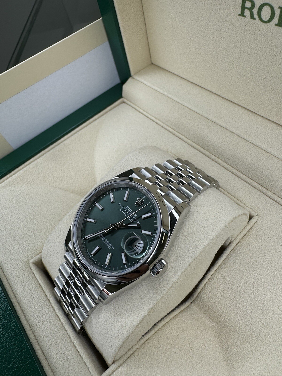 Rolex Datejust 36 126200 2025  Mint Green Smooth Bezel Jubilee Full Set image 5