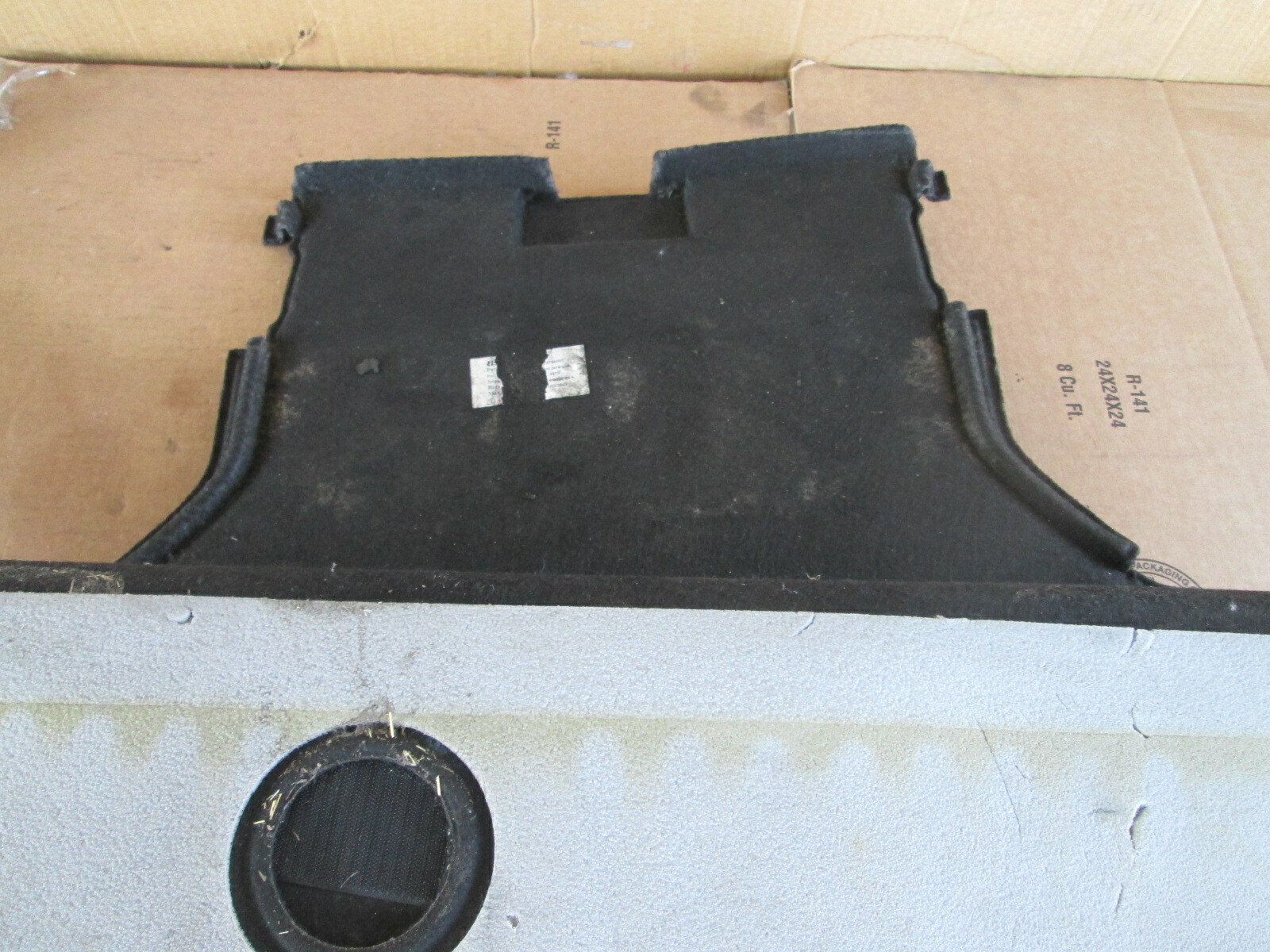 Ferrari California - Rear Trunk Tank Carpet # 82850700