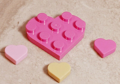 New LEGO Heart PINK BFF Friendship Gift Tan Dark Pink Light Pink Figure Stand