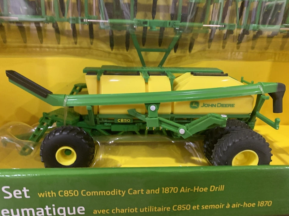 ERTL John Deere Air Seeder Set w/ 1870 Air Drill & C850 Air Cart. 1/64 Scale. - Image 3 of 4