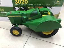 ERTL 1/16 Scale JOHN DEERE 3020 Tractor Diecast Model Toy Collection 16244A NIB