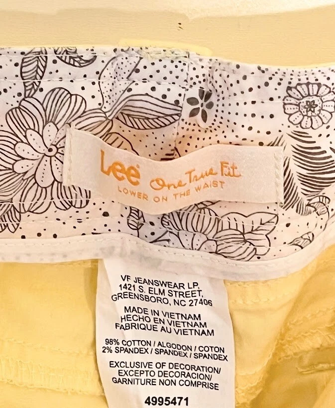 LEE One True Fit Lower on the Waist Stretch Roll up Capri Yellow Size 14 - Image 3 of 4