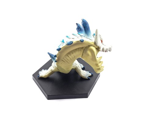 Monster Hunter 3G Capcom Banpresto Collection Figure 3 Toys - Ivory Lagiacrus - Picture 5 of 7