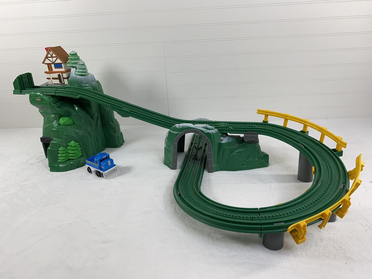 Triang SCALEXTRIC TYPHOON （黄色/緑ヘル） Geo Trax Mile High Mountain Fisher Price Green Track Truck Tunnel