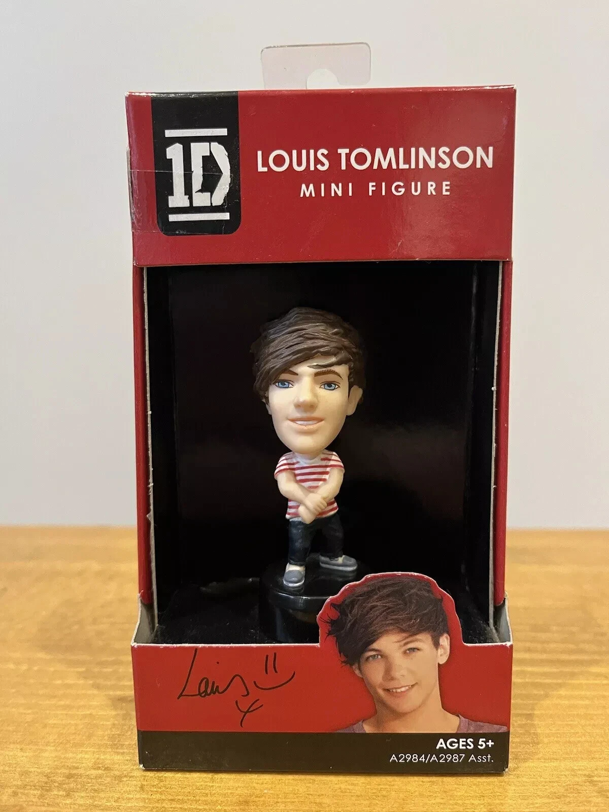 ONE DIRECTION RETRO MINI FIGURES DOLLS 5 HASBRO OFFICIAL FACSIMILE