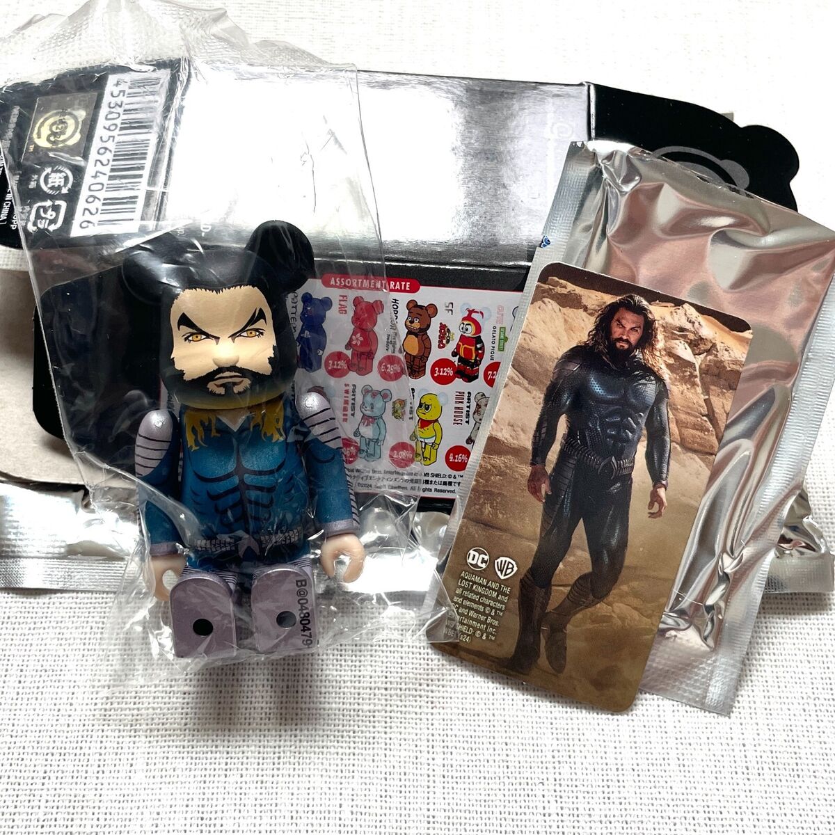 BE@RBRICK Bearbrick 100% SERIES48 HERO AQUAMAN DC Warner BE@RBRICK Bearbrick 100% SERIES48 HERO AQUAMAN DC Warner