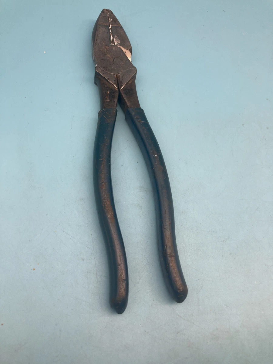 Klein Tools 9-in Electrical Lineman Pliers with Wire Cutter in the Pliers  department at