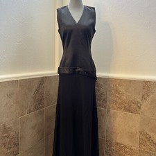 Pamella Roland Black Silk/Wool V-neck Sleeveless Beaded  Tuxedo  Column Gown, 8