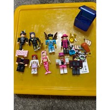 Roblox Figures 7 figures and multi accessories