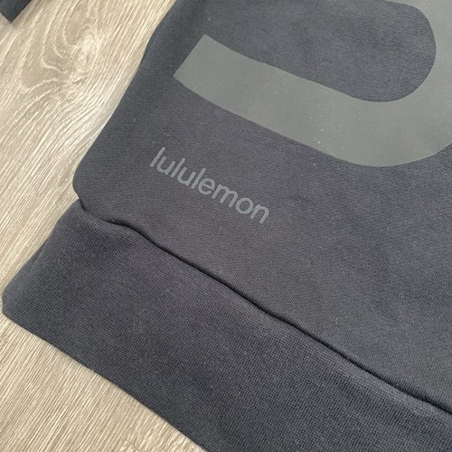 Sudadera LULULEMON Perfectamente Grande Cuello Redondo Logo Spellout NEGRA - Imagen 8 de 10
