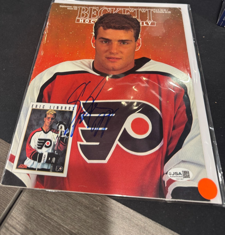 Beckett Hockey Monthly Magazine Autographed Eric Lindros JSA