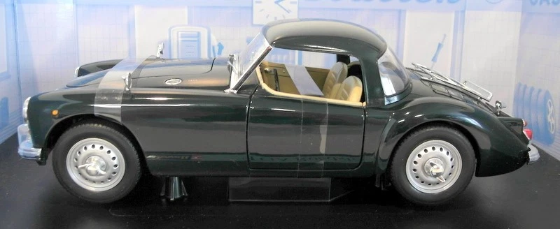 Revell 1/18 Scale Diecast - 08433 MGA Roadster green with hard top - Image 2 of 4