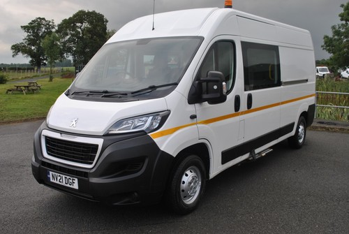 2021 PEUGEOT BOXER PROFESSIONAL WELFARE VAN, 1 OWNER , FULL SVS HISTORY, 7 SEAT - Picture 2 of 17