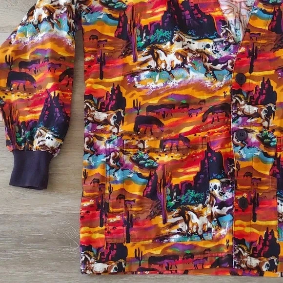 Lot Of 2 Smart S.C.R.U.B.S. Long Sleeve Buttons Pockets Horse Parrot Size L - Image 4 of 4