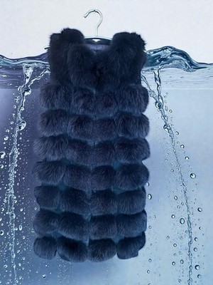 We Love Furs Weste