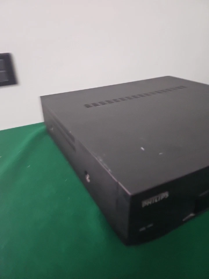 Videoregistratore VHS PHILIPS 24DV1/08 - Immagine 3 di 4