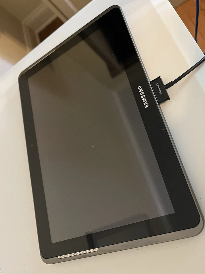 Samsung Galaxy 3G 16GB Android Wi-Fi Tablet - Image 2 of 4