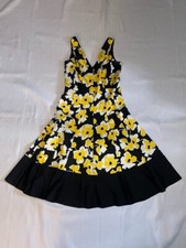 Nine West, Women's Dress, Floral, Fit and Flare, Zip Close, Size 4.