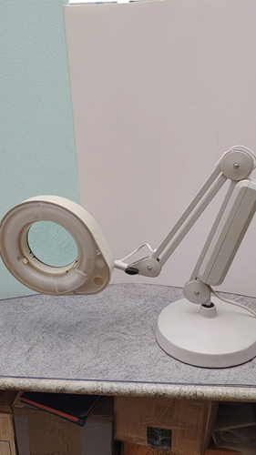 LUXO MOD.8306 LFM MEDICAL Lampada con lente d'ingrandimento luce fluorescente - Video 1 of 1