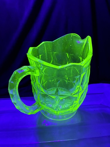 Vintage Green Uranium Glass Large Water Jug - Picture 3 of 4