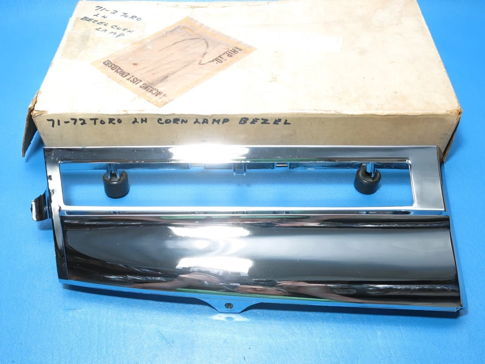 Nuevo de Lote Antiguo GM 1971-1972 Oldsmobile Toronado LH Lámpara Esquina Luz Bisel Cromado Foto 2 de 4