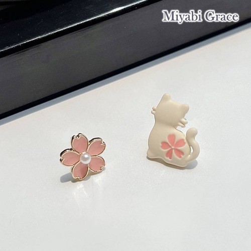Clip On Earrings Invisible White Cat Cherry Blossom Pink Flower Clip Earrings - Picture 7 of 23