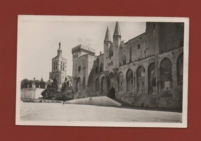 Avignon - Platz Der Kathedrale Notre Dame Des Doms (F824)