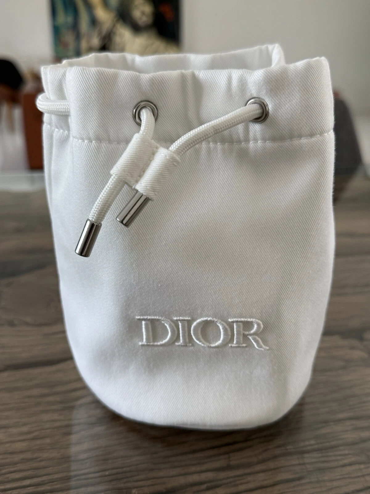 Pochette seau à cordon blanc Dior nouveauté sac