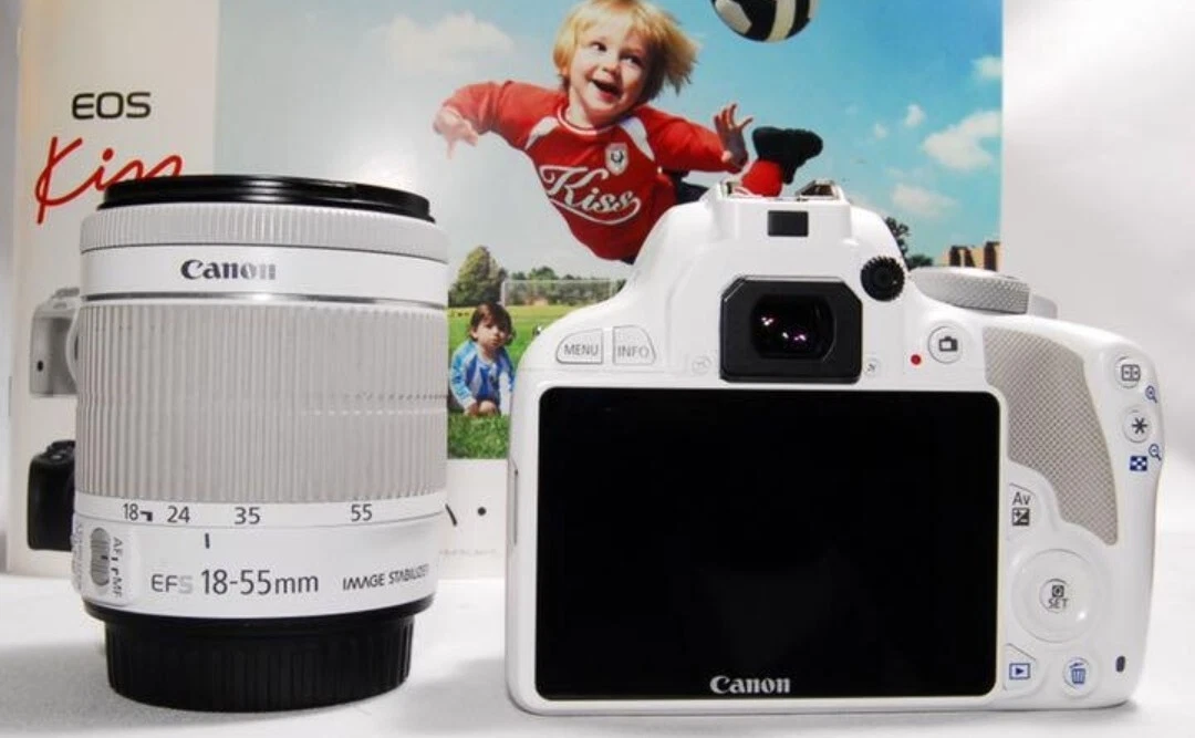 Cute White Super Lightweight Body Popular with Women Canon EOS