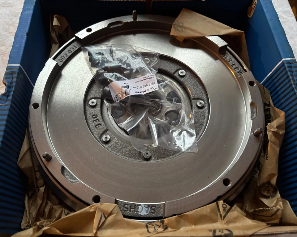 New DMF Sachs 2294001899 OE 0532X7  Citroen C4,C5 Picasso 2.0 HDI 2004-11 BNIB - Image 2 of 4