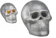 Paquete de 2 estatuillas de calavera iluminadas LED de cerámica accesorios para fiestas decoraciones de Halloween