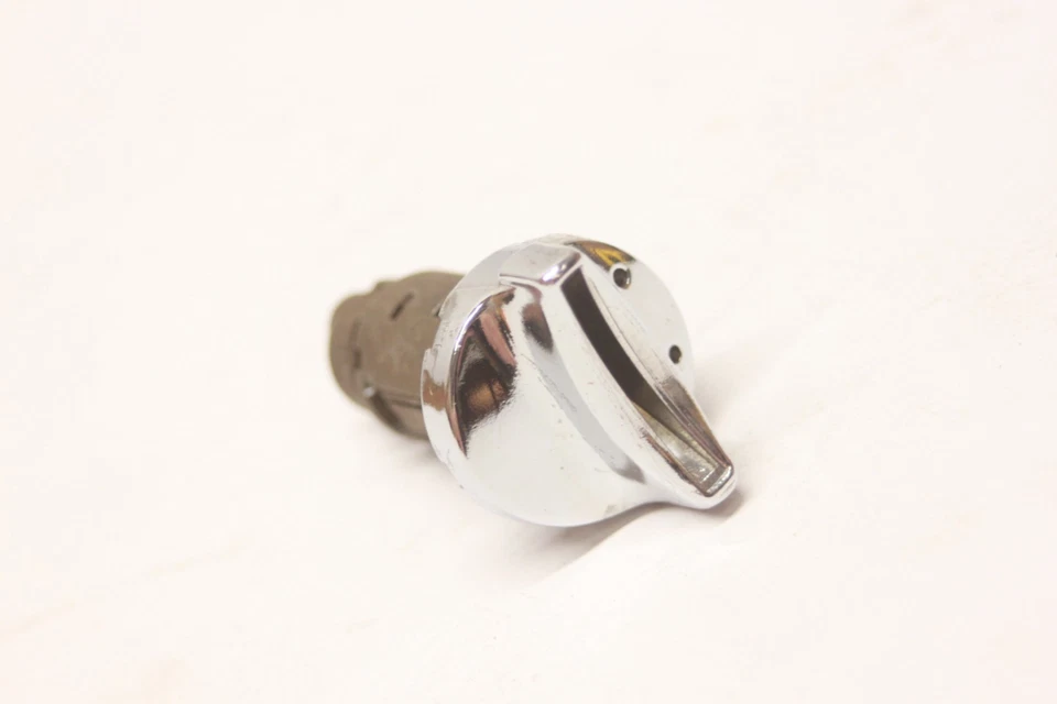 Nuevo de Lote Antiguo Chevrolet Corvette C1 C2 Interruptor de Encendido Bloqueo Cilindro GM 3772085 Foto 3 de 4