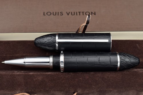 LOUIS VUITTON Cargo Black Alligator Leather Rollerball Pen (RB) - Foto 4 di 21