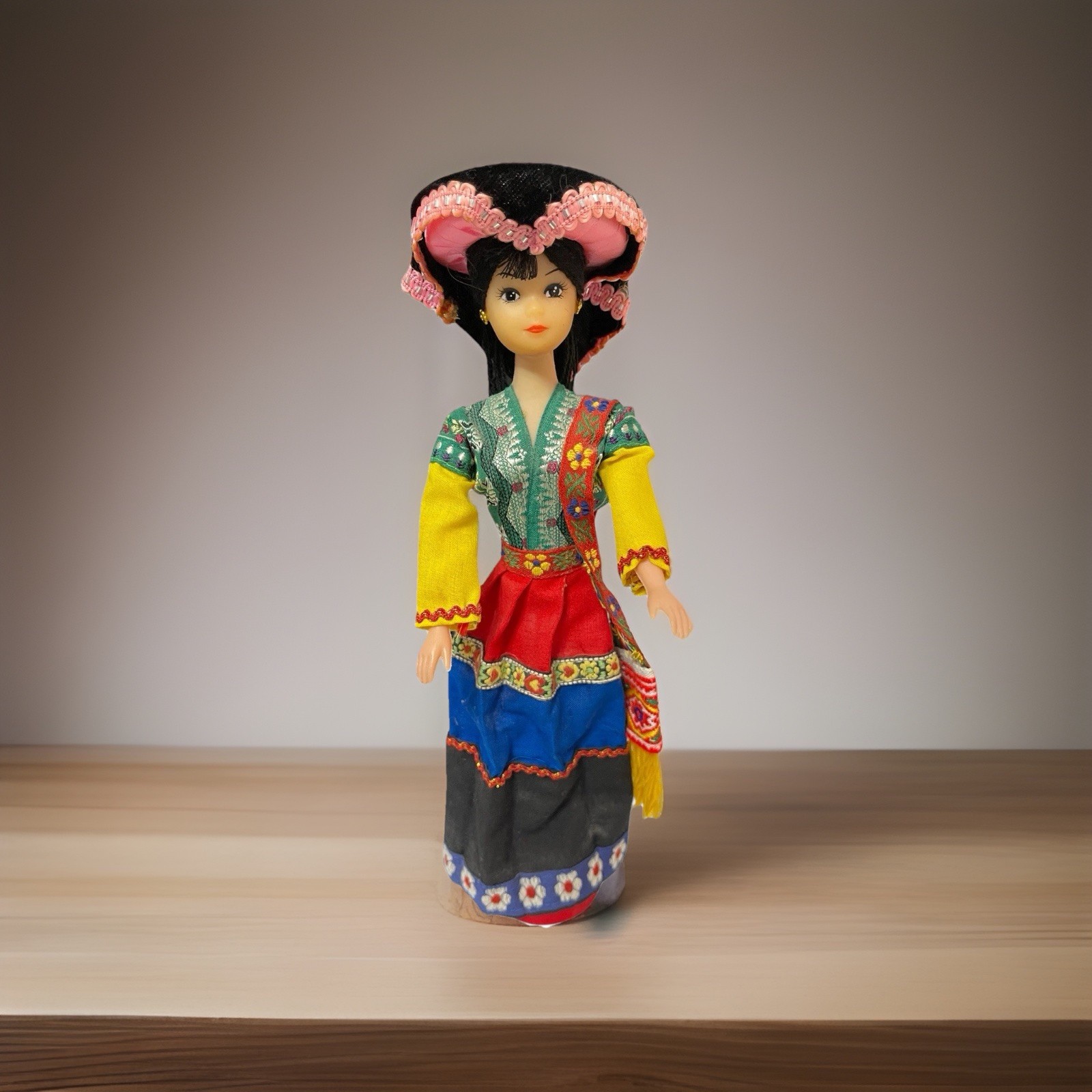 Vtg Chinese Ethnic Folk Doll Yi Nuosu Traditional Dress Costume 11" Display