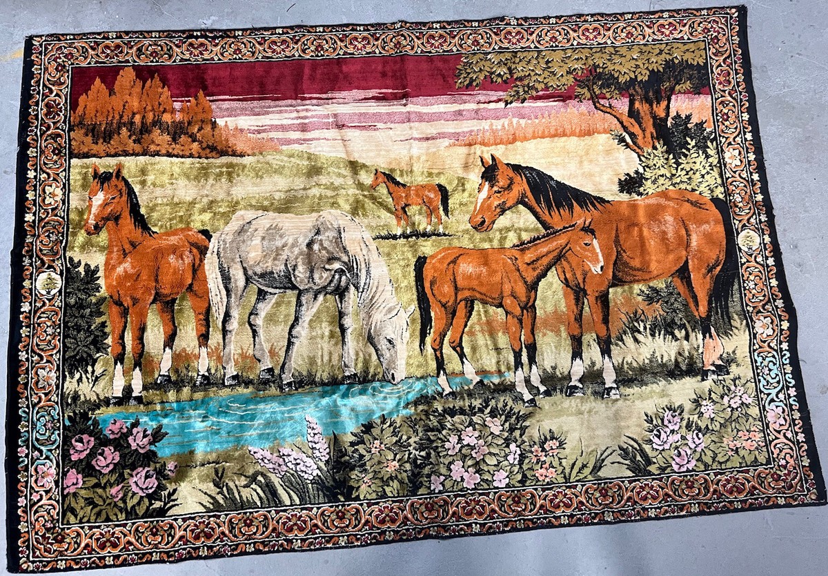 Tapisserie en velours Majestic Running Horses : décoration