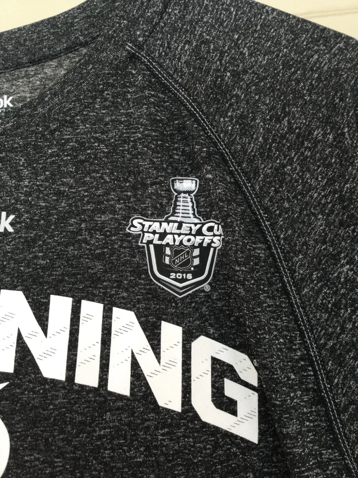 Reebok Star Wars Hockey T-Shirt Size Medium Yoda Graphic Lightning Tampa Bay NHL - Image 4 of 4