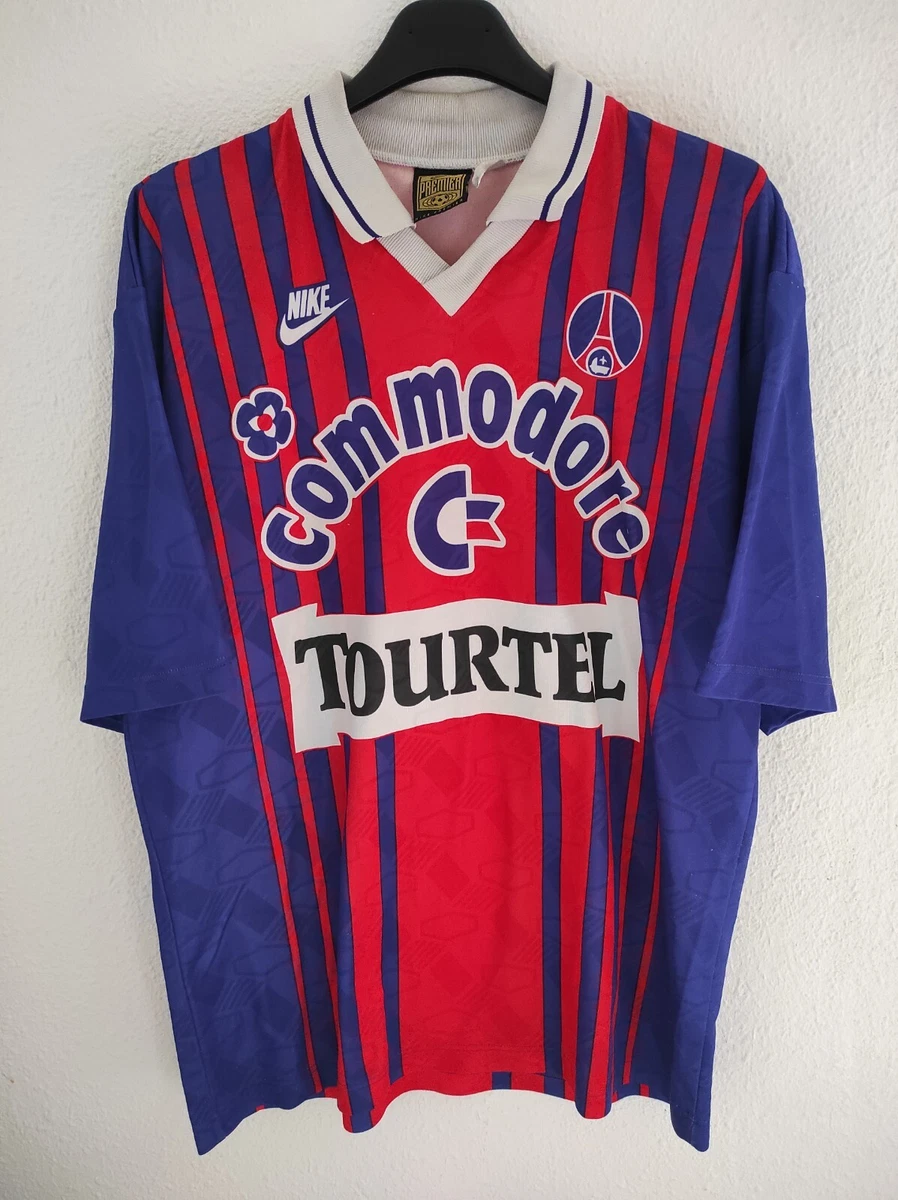 Le Paris Saint-Germain ressort le célèbre maillot « Commodore » de la