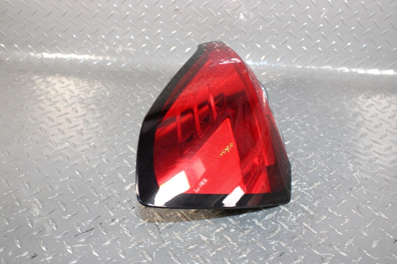 Maserati Ghibli 334 Ultima 2021-2024 Rear Left Outer Side light housing