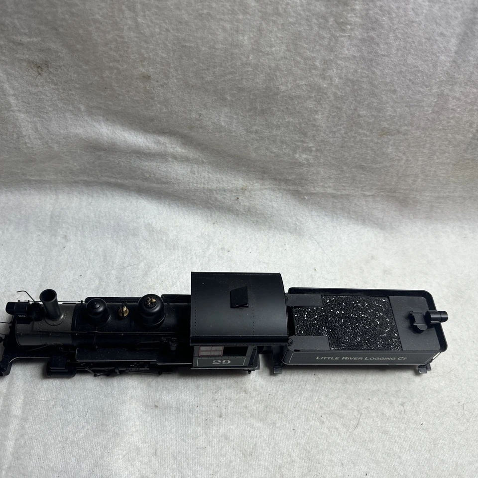 Bachmann On30 Scale Narrow Gauge 2-8-0 Steam Locomotive Little River Logging - Image 3 of 4